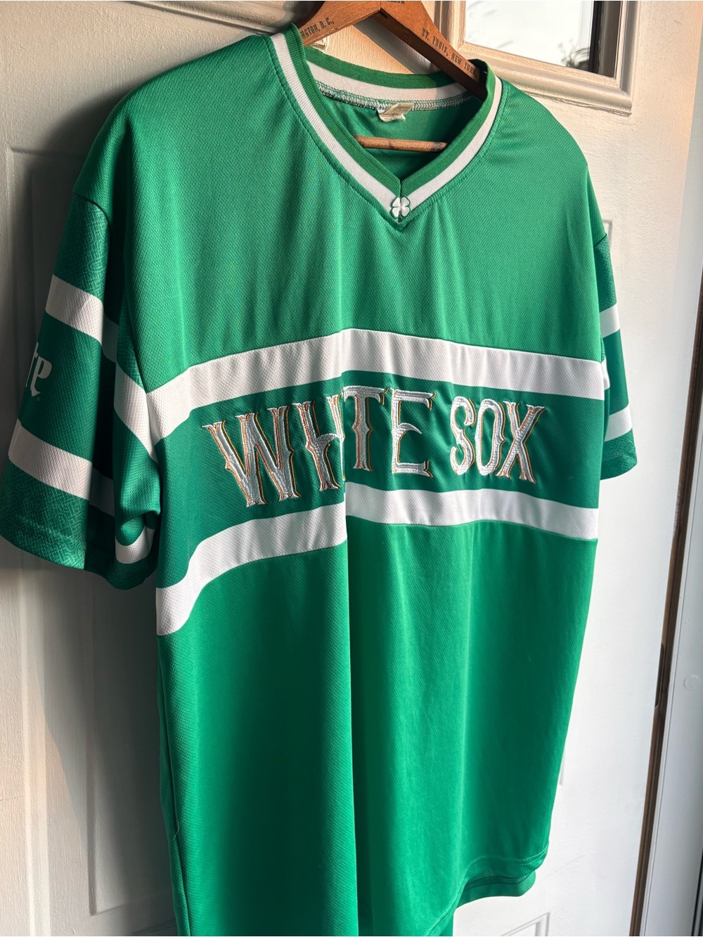 Chicago White Sox MLB Success Brands Green White & Gold V-Neck Jersey XL